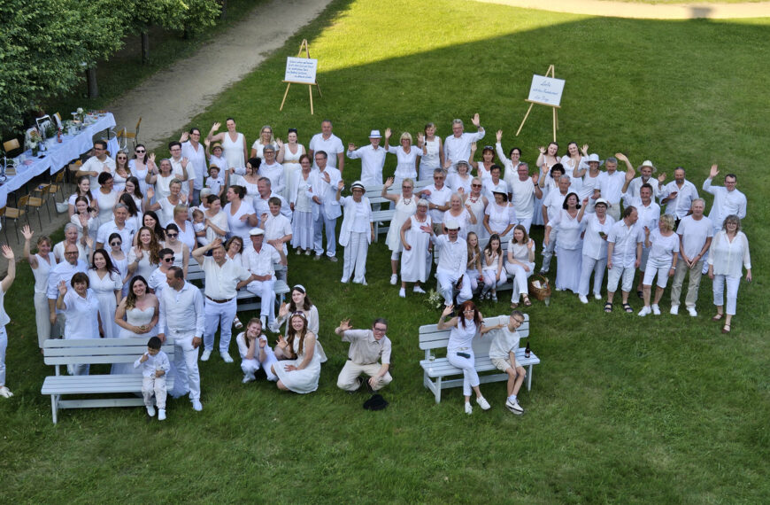 Ganz in Weiss – Dinner im Schloßpark